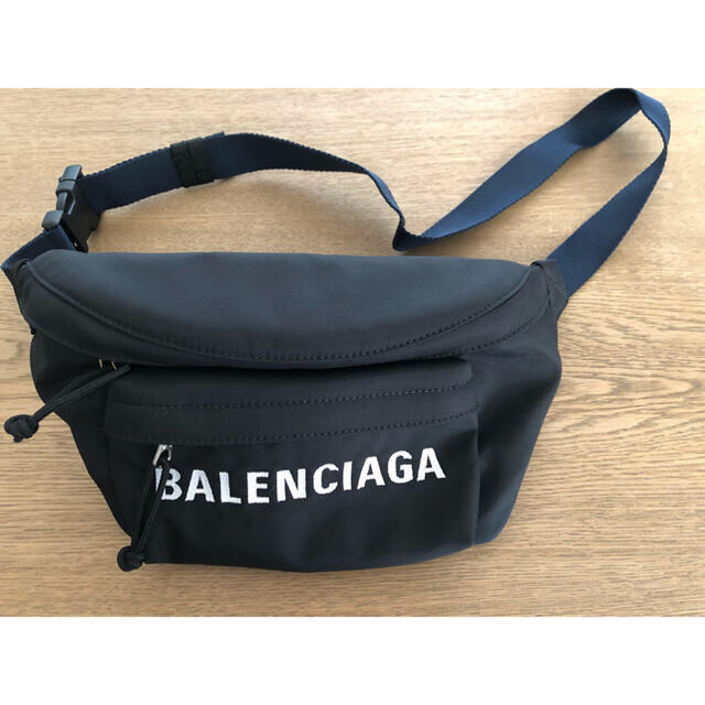 最初の バレンシアガ ウエストバッグ BALENCIAGA メンズ　レディース