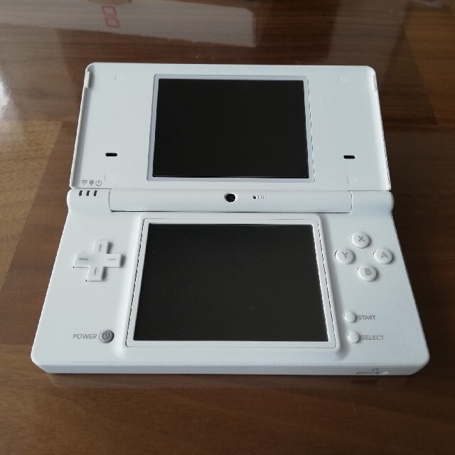 値下げ　Nintendo DS 本体 ニンテンドー DSI WHITE エンタメ/ホビーのゲームソフト/ゲーム機本体(携帯用ゲーム機本体)の商品写真