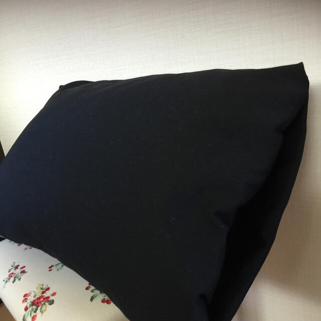 封筒式枕カバー黒ペイズリー1 インテリア/住まい/日用品の寝具(シーツ/カバー)の商品写真