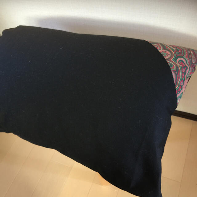 封筒式枕カバー黒ペイズリー1 インテリア/住まい/日用品の寝具(シーツ/カバー)の商品写真