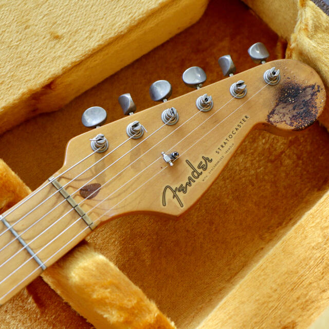 Fender(フェンダー)のFENDER 96 Yngwie Malmsteen Stratocaster 楽器のギター(エレキギター)の商品写真