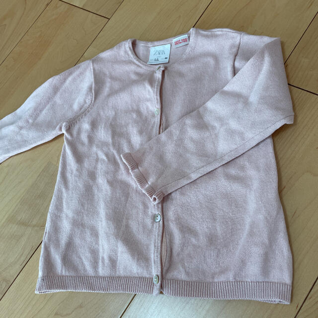 ZARA KIDS(ザラキッズ)のザラベイビー　フリル付きカーディガン  ピンク キッズ/ベビー/マタニティのキッズ服女の子用(90cm~)(カーディガン)の商品写真