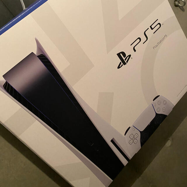 PlayStation(プレイステーション)のPlayStation 5 CFI-1000A01  PS5 エンタメ/ホビーのゲームソフト/ゲーム機本体(家庭用ゲーム機本体)の商品写真