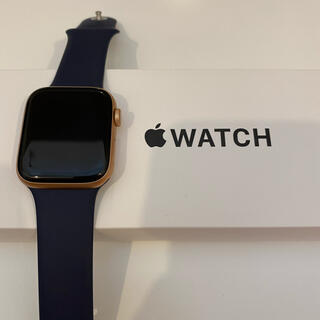 アップルウォッチ(Apple Watch)の【44mm・GPS】Apple Watch SE ゴールド・ネイビーバンド(その他)
