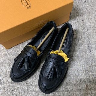 トッズ(TOD'S)の極美品 トッズ レディース ローファー 35 黒(ローファー/革靴)