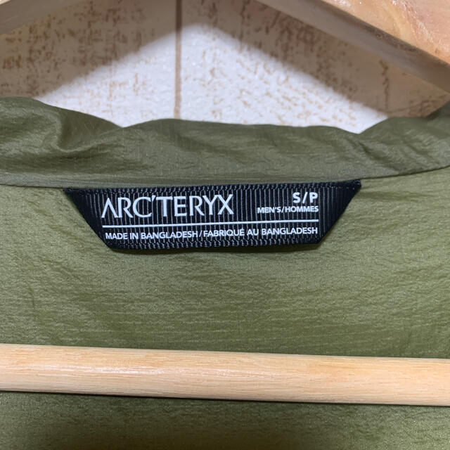 ARC'TERYX(アークテリクス)のアークテリクス　Atom LT メンズS スポーツ/アウトドアのアウトドア(登山用品)の商品写真