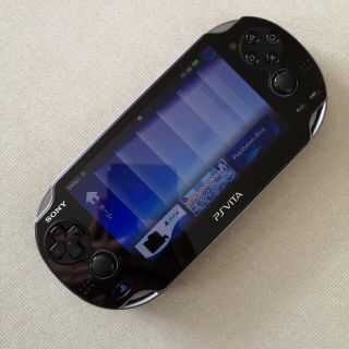 PlayStation Vita (携帯用ゲーム機本体)