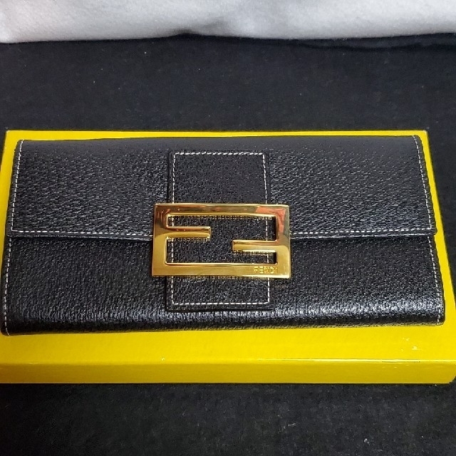 FENDI(フェンディ)のFENDI長財布 レディースのファッション小物(財布)の商品写真
