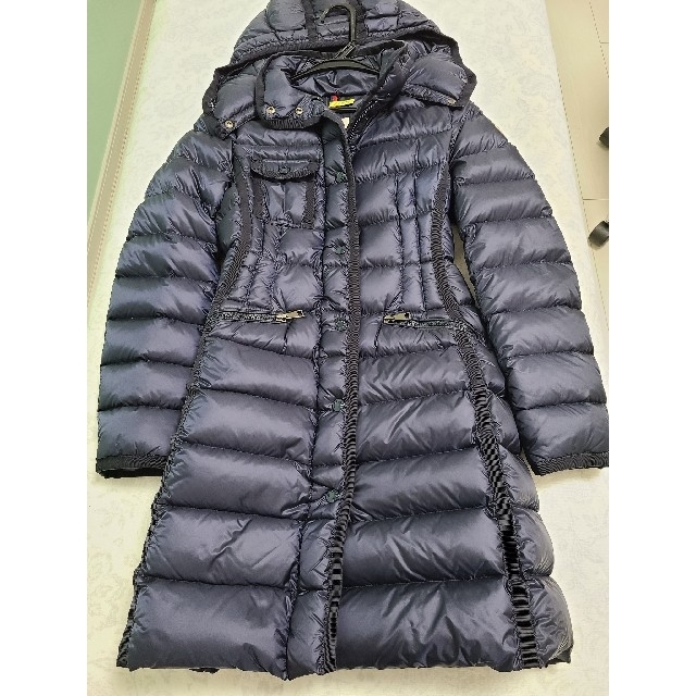 MONCLER(モンクレール)の国内正規☆クリーニング済み☆モンクレール　エルミンヌ　ネイビー　００　 レディースのジャケット/アウター(ダウンコート)の商品写真