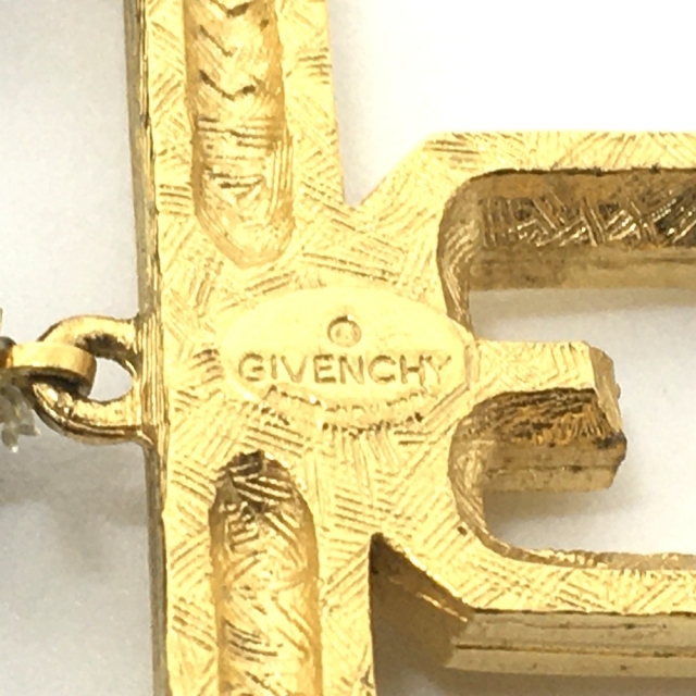 GIVENCHY(ジバンシィ)のジバンシィ GIVENCHY ボールネックレス 3連 アクセサリー 首飾り ネックレス GP ブラック×ホワイト レディースのアクセサリー(ネックレス)の商品写真