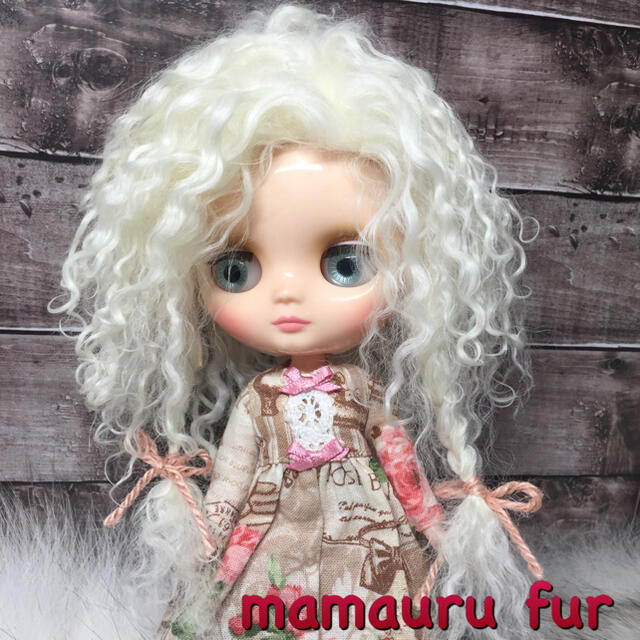 blythe _wm-067アイボリー三つ編み✨ミディサイズチベットラムウィッグ