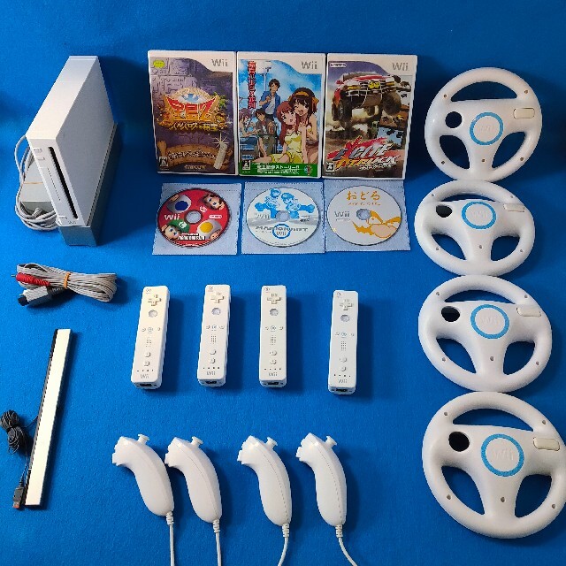 Wii - 4人ですぐに遊べる マリオカート Wiiリモコン ヌンチャク4 涼宮 ...
