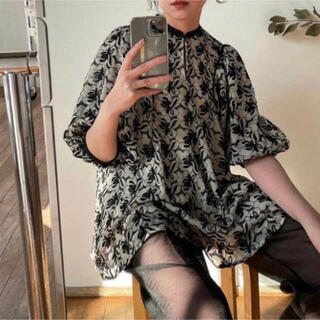 CLANE クラネ　FLOWER LACE ARCH LINE BLOUSE
