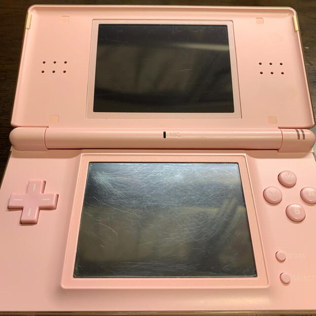 ニンテンドーDS(ニンテンドーDS)のNintendo DS lite 本体　ピンク　ACアダプター付き エンタメ/ホビーのゲームソフト/ゲーム機本体(携帯用ゲーム機本体)の商品写真