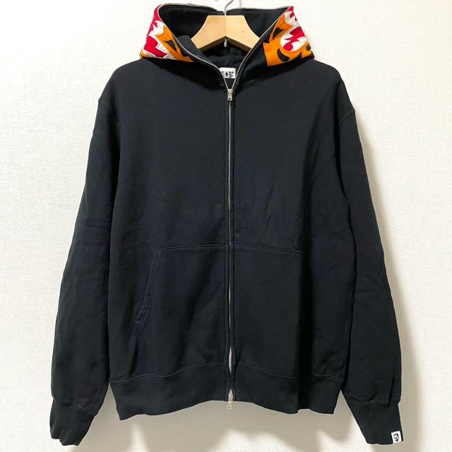 激安 Lサイズ！BAPE NFS限定シャークパーカー