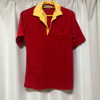 赤　シャツ(Tシャツ/カットソー(半袖/袖なし))