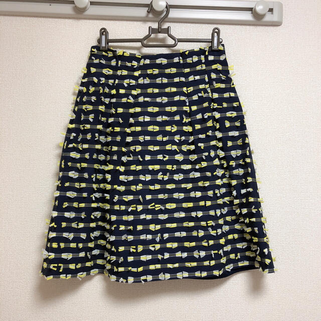 ANAYI(アナイ)のANAYI アナイ  リボン　フレアスカート　ネイビー　38 レディースのスカート(ひざ丈スカート)の商品写真