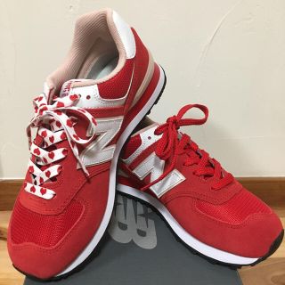 ニューバランス(New Balance)の【新品】ニューバランス 574 スニーカー（レッド×ハート:23.5㎝）(スニーカー)