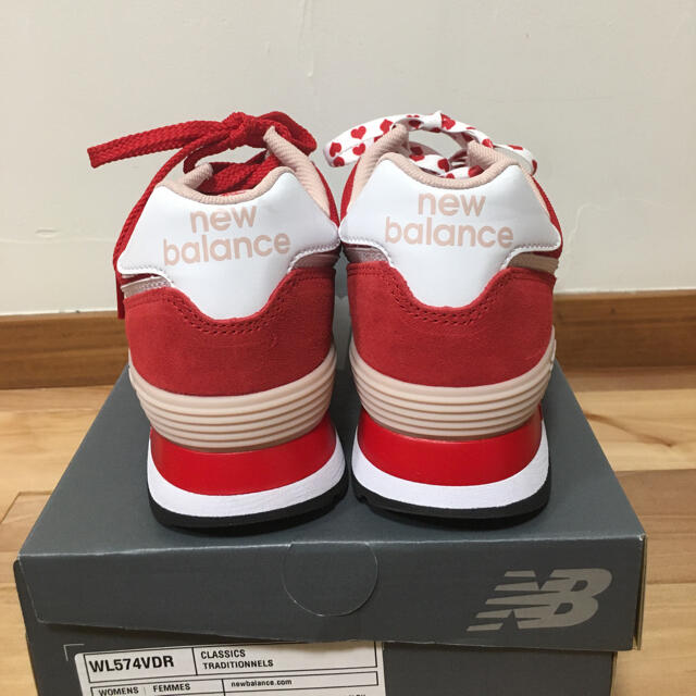 New Balance(ニューバランス)の専用！！【新品】ニューバランス 574 スニーカー（レッド×ハート:23㎝） レディースの靴/シューズ(スニーカー)の商品写真