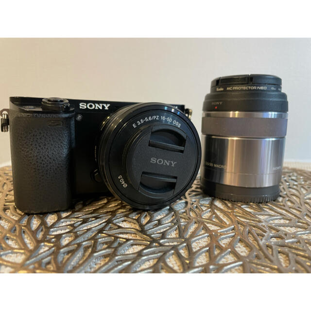 SONY(ソニー)のSONY α6000 パワーズームレンズキット ＋（SEL30M35）マクロ スマホ/家電/カメラのカメラ(ミラーレス一眼)の商品写真