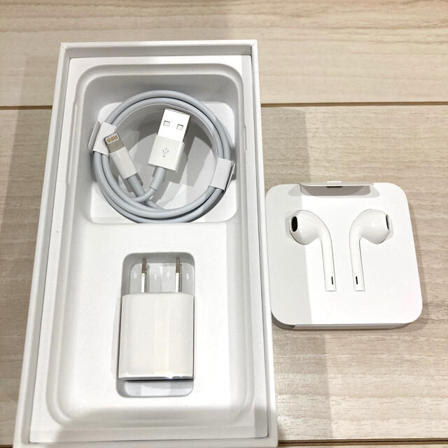 Apple(アップル)のiPhone充電器　正規品　イヤホン　充電器 スマホ/家電/カメラのオーディオ機器(ヘッドフォン/イヤフォン)の商品写真