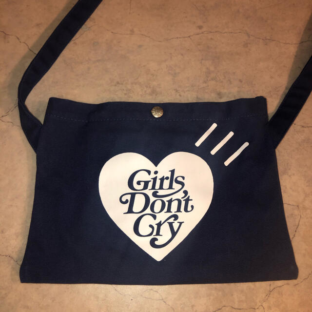 希少　girls don't cry サコッシュ　ショルダーバッグ