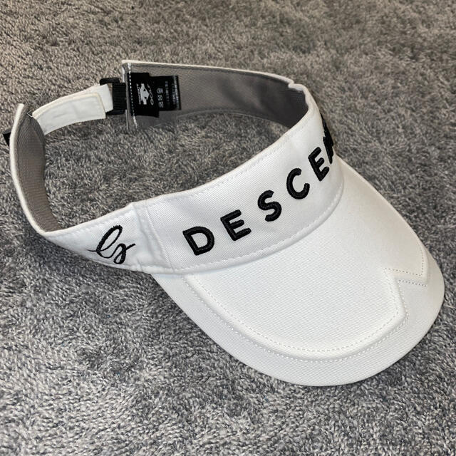 DESCENTE(デサント)のDESCENTE GOLFサンバイザー ホワイト スポーツ/アウトドアのゴルフ(ウエア)の商品写真