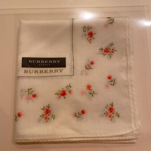 BURBERRY(バーバリー)の新品　burberry バーバリーハンカチ レディースのファッション小物(ハンカチ)の商品写真