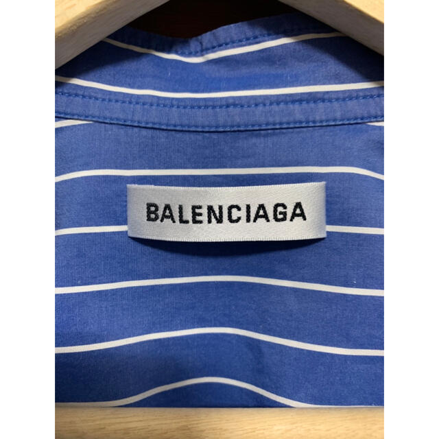 Balenciaga(バレンシアガ)の定価約14万円BALENCIAGA  ニュースウィングシャツ　ストライプ　ブルー レディースのトップス(シャツ/ブラウス(長袖/七分))の商品写真