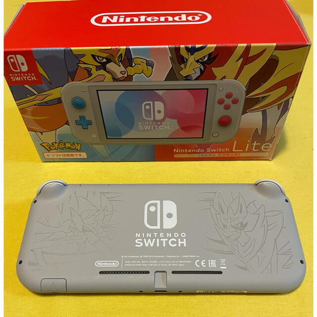 Nintendo Switch(ニンテンドースイッチ)の【Nintendo Switch  Lite】 ザシアン・ザマゼンタ&カバー付き エンタメ/ホビーのゲームソフト/ゲーム機本体(家庭用ゲーム機本体)の商品写真