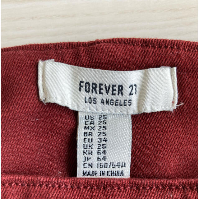 FOREVER 21(フォーエバートゥエンティーワン)の【美品】FOREVER21 デニム　スカート　ワインレッド　レディース　S レディースのスカート(ミニスカート)の商品写真