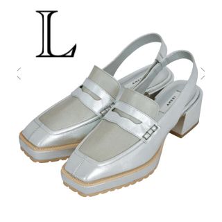 アメリヴィンテージ(Ameri VINTAGE)のAmeri  SQUARE LOAFER SANDALS シルバー　L(ローファー/革靴)