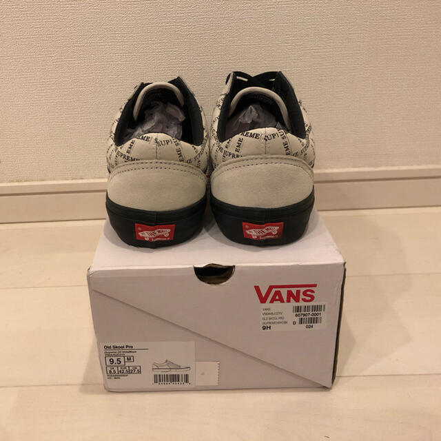 Supreme(シュプリーム)のシュプリーム×VANS Old Skool Pro 白　27.5cm メンズの靴/シューズ(スニーカー)の商品写真