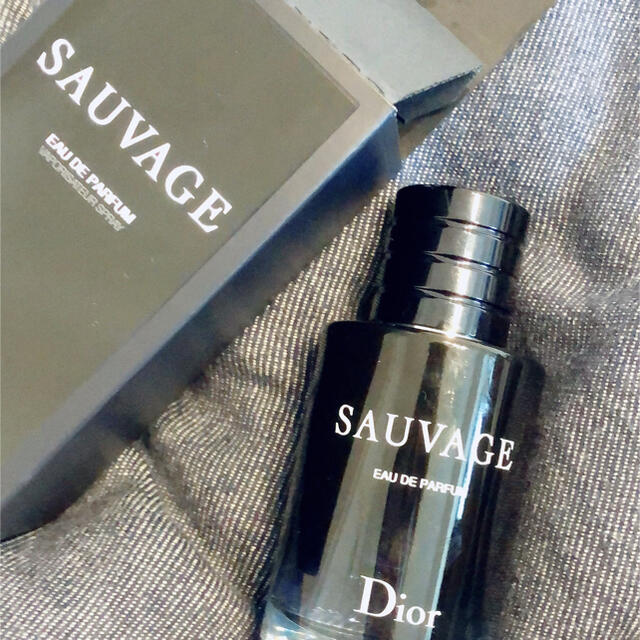 Dior(ディオール)のソヴァージュ　オードゥパルファン　EDP コスメ/美容の香水(香水(男性用))の商品写真