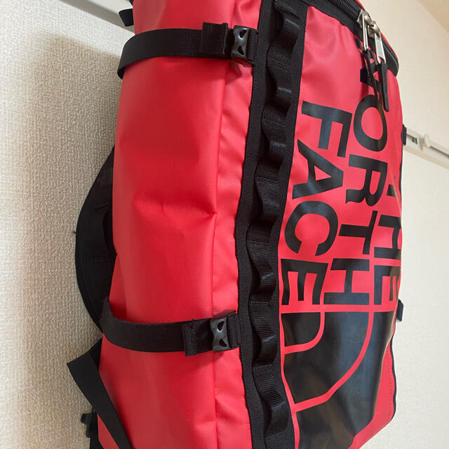 THE NORTH FACE(ザノースフェイス)のTHE NORTH FACE ヒューズボックス　30L レッド メンズのバッグ(バッグパック/リュック)の商品写真