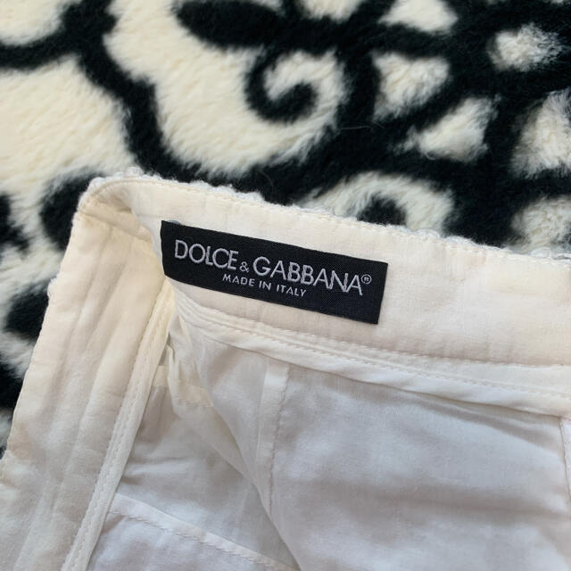 DOLCE&GABBANA(ドルチェアンドガッバーナ)のドルチェ&ガッパーナ　レースタイトスカート レディースのスカート(ひざ丈スカート)の商品写真