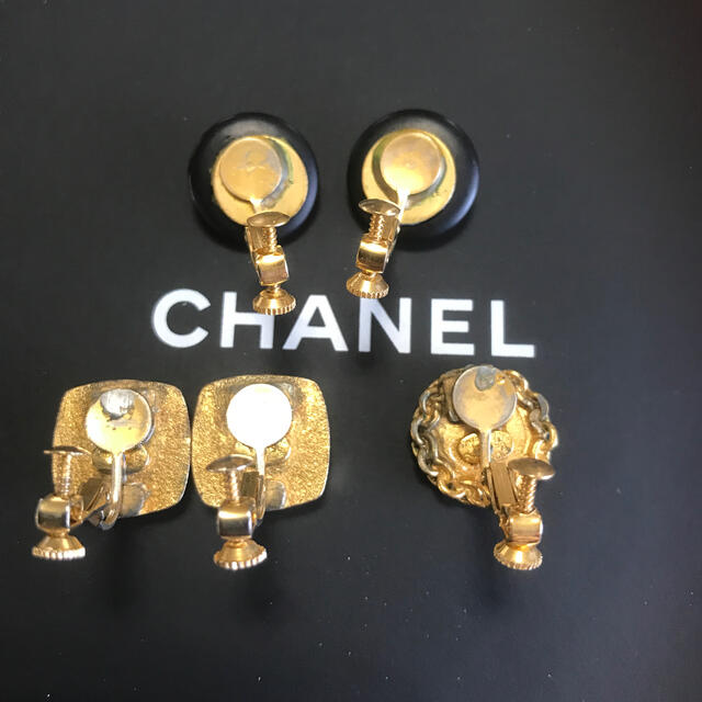 CHANEL(シャネル)のシャネル　イヤリング　訳あり　5点 レディースのアクセサリー(イヤリング)の商品写真