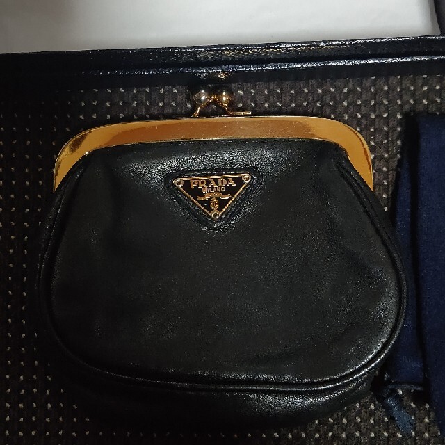 PRADA レザーがま口財布