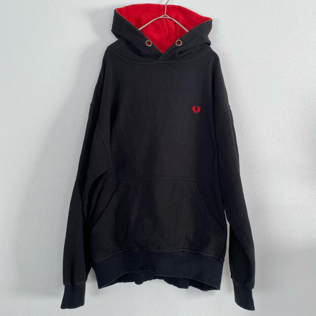 FRED PERRY(フレッドペリー)のFRED PERRYフレッドペリー　パーカーブラック　メンズLサイズ メンズのトップス(パーカー)の商品写真