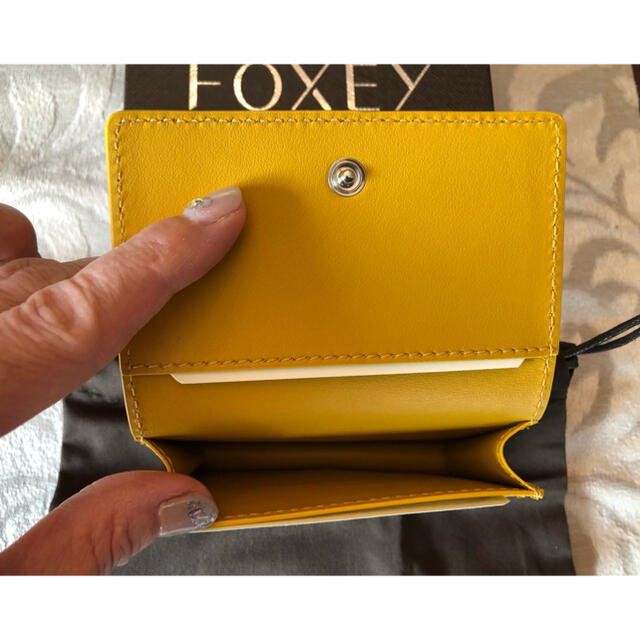 FOXEY(フォクシー)の☆新品未使用☆FOXEY 牛革カードケース(イエロー) レディースのファッション小物(その他)の商品写真