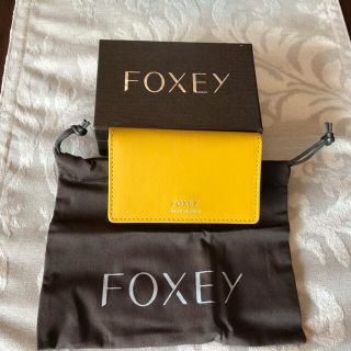 フォクシー(FOXEY)の☆新品未使用☆FOXEY 牛革カードケース(イエロー)(その他)