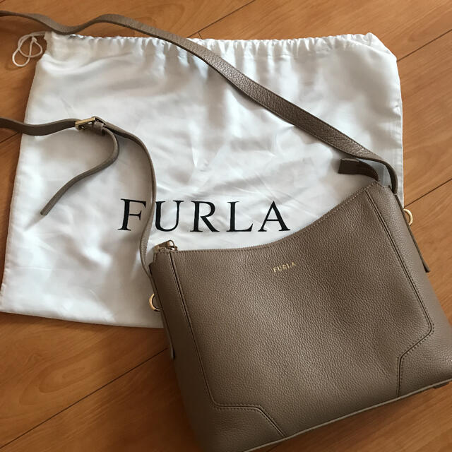 【お値下げ！】FURLA ショルダーバッグショルダーバッグ