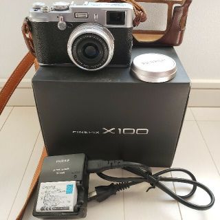 フジフイルム(富士フイルム)のFUJIFILM 富士フイルム X X100　本体　美中古(デジタル一眼)