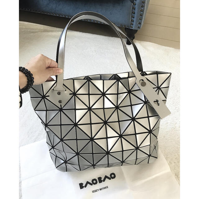 ISSEY MIYAKE(イッセイミヤケ)のBAOBAO バオバオ　レアタイプ　トートバッグ レディースのバッグ(トートバッグ)の商品写真