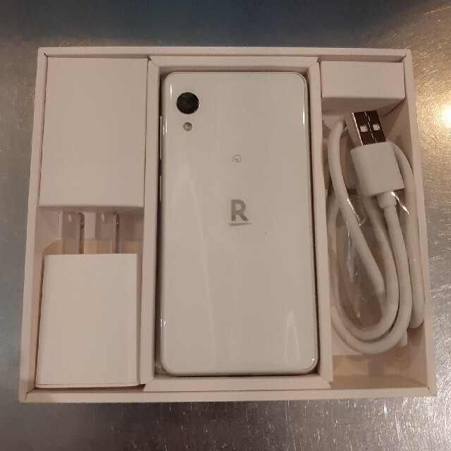 Rakuten(ラクテン)のRAKUTENMINI 楽天ミニ　クールホワイト　美品❗ スマホ/家電/カメラのスマートフォン/携帯電話(スマートフォン本体)の商品写真