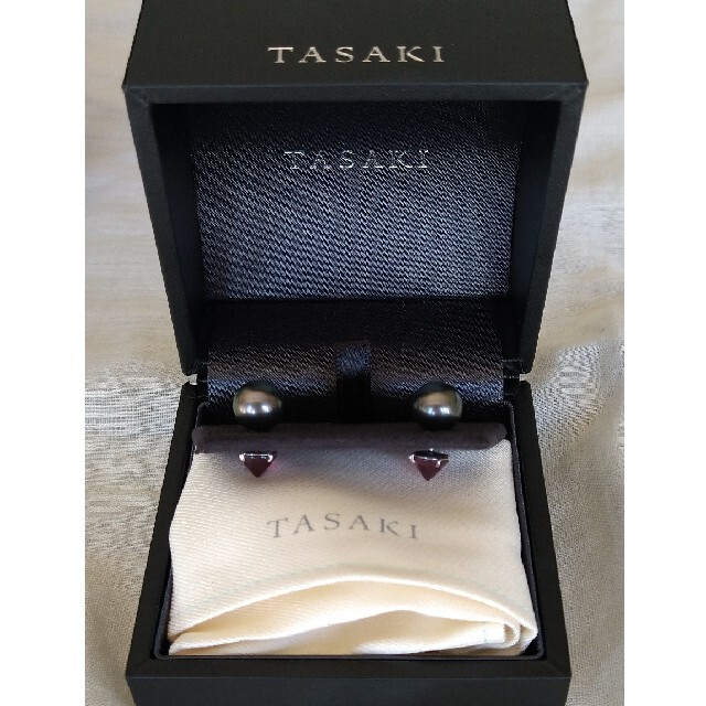 TASAKI(タサキ)の【aopiyo様専用】TASAKI ピアス 黒真珠 リファインド リベリオン レディースのアクセサリー(ピアス)の商品写真