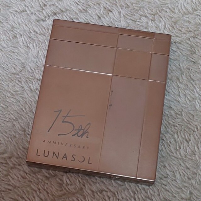 LUNASOL(ルナソル)の[中古]LUNASOL 15th anniversaryサマーアイズ EX02 コスメ/美容のベースメイク/化粧品(アイシャドウ)の商品写真