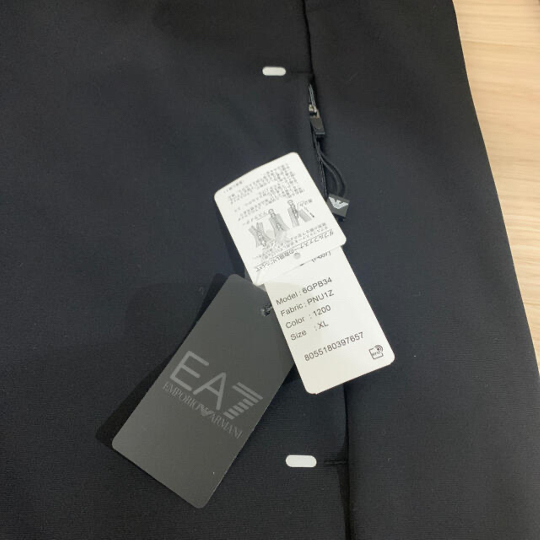 Emporio Armani - タグつき新品未使用 Armani (アルマーニ)パーカーの