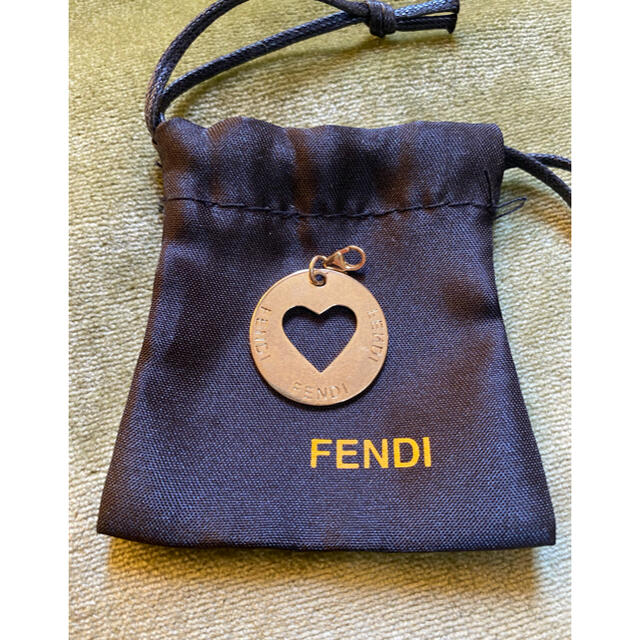 FENDI(フェンディ)のFENDIイニシャルチャーム レディースのアクセサリー(チャーム)の商品写真