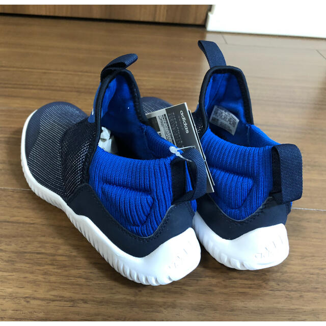 adidas(アディダス)のadidas キッズシューズ 19cm 新品 キッズ/ベビー/マタニティのキッズ靴/シューズ(15cm~)(スニーカー)の商品写真